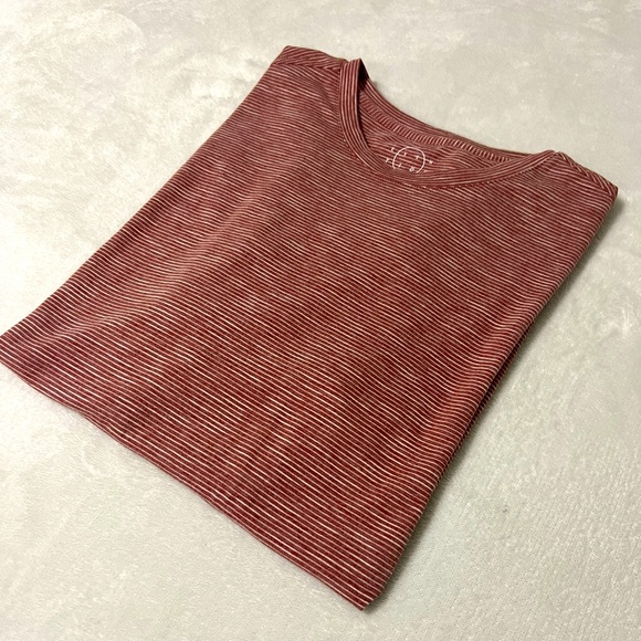 Men red with stripes fashion t-shirt by Even Tide size Small - Picture 1 of 6